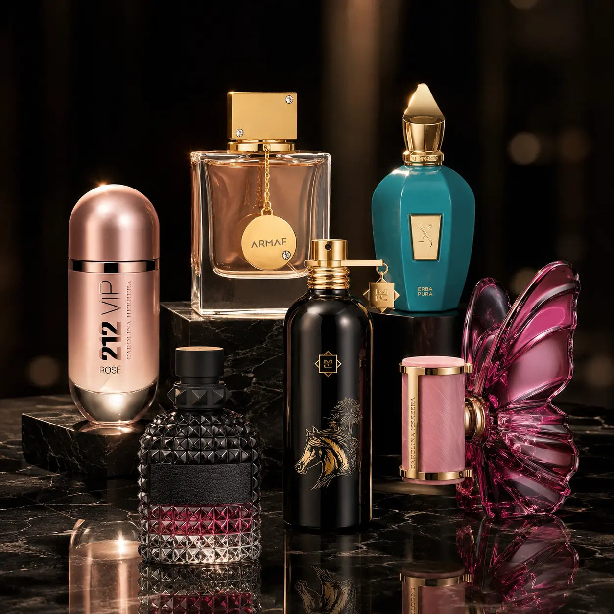 Colección de perfumes de lujo 212 VIP Rosé, Club de Nuit Woman, Erba Pura, Arabians Tonka, Valentino y Carolina Herrera en una composición elegante sobre mármol negro con iluminación premium.